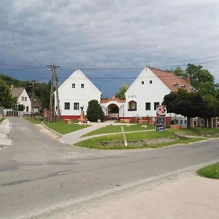 別荘 Gabriella Haz *