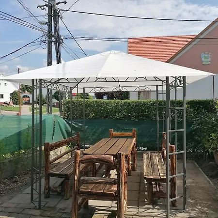 Gabriella Ház Casa de Férias Szolad